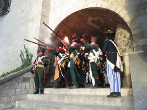 XII Festa Reviu els Setges Napoleònics de Girona. Combats a la plaça dels Apòstols