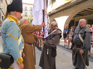 XII Festa Reviu els Setges Napoleònics de Girona. Lliurament de la bandera de la Croada Gironina