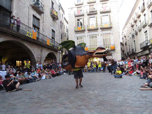 Assaig de Fal·lera Girona amb els bastoners, músics i tota la faràndula festiva