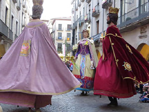 Assaig de Fal·lera Girona amb els bastoners, músics i tota la faràndula festiva