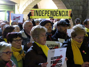Concentració a la plaça del Vi per la independència i la llibertat dels presos polítics
