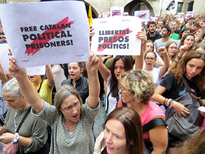 Concentraci&oacute; de rebuig de la sent&egrave;ncia a la pla&ccedil;a del Vi