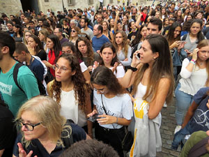 Concentraci&oacute; de rebuig de la sent&egrave;ncia davant la seu de la Generalitat a Girona
