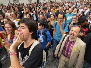Concentraci&oacute; de rebuig de la sent&egrave;ncia davant la seu de la Generalitat a Girona