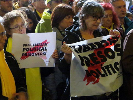 Concentració per la llibertat dels presos polítics a la plaça del Vi