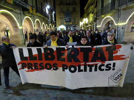 Concentració per la llibertat dels presos polítics a la plaça del Vi