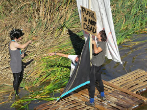 Fires 2019. 8a. Baixada d'Andr&ograve;mines pel riu Onyar del segle XXI