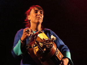 Fires 2019. Actuaci&oacute; de Els Berros de la Cort a la pla&ccedil;a de Sant Feliu