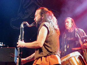 Fires 2019. Actuaci&oacute; de Els Berros de la Cort a la pla&ccedil;a de Sant Feliu