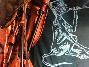 Fires 2019. Actuaci&oacute; de Els Berros de la Cort a la pla&ccedil;a de Sant Feliu