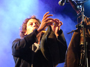 Fires 2019. Actuaci&oacute; de Els Berros de la Cort a la pla&ccedil;a de Sant Feliu