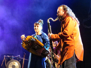 Fires 2019. Actuaci&oacute; de Els Berros de la Cort a la pla&ccedil;a de Sant Feliu