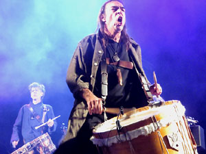 Fires 2019. Actuaci&oacute; de Els Berros de la Cort a la pla&ccedil;a de Sant Feliu