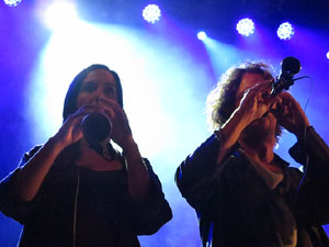 Fires 2019. Actuaci&oacute; de Els Berros de la Cort a la pla&ccedil;a de Sant Feliu