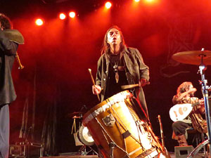 Fires 2019. Actuaci&oacute; de Els Berros de la Cort a la pla&ccedil;a de Sant Feliu