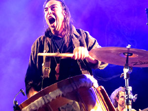 Fires 2019. Actuaci&oacute; de Els Berros de la Cort a la pla&ccedil;a de Sant Feliu