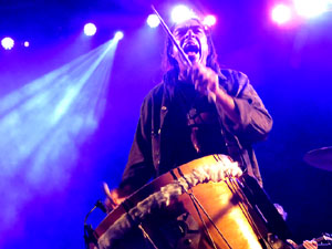 Fires 2019. Actuaci&oacute; de Els Berros de la Cort a la pla&ccedil;a de Sant Feliu