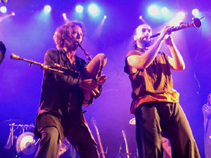 Fires 2019. Actuaci&oacute; de Els Berros de la Cort a la pla&ccedil;a de Sant Feliu