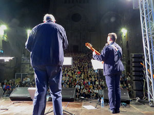 Fires 2019. Tradicional cantada d'havaneres a les escales de la Catedral pel grup Terra Endins