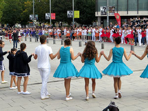 Fires 2019. 79&egrave; concurs de Colles Sardanistes amb la cobla Ciutat de Girona a la pla&ccedil;a de Francesc Calvet i Rubalcaba
