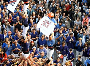 Fires 2019. La Diada Castellera a la plaça del Vi, amb els Marrecs de Salt, els Capgrossos de Mataró i els Minyons de Terrassa