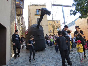 Fires 2019. Passejada de Fires de la Mula Baba i representació de titelles