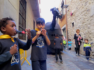 Fires 2019. Passejada de Fires de la Mula Baba i representació de titelles