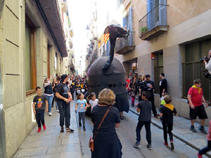 Fires 2019. Passejada de Fires de la Mula Baba i representació de titelles