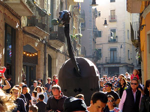 Fires 2019. Passejada de Fires de la Mula Baba i representació de titelles