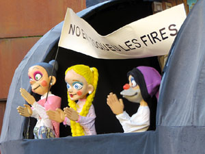 Fires 2019. Passejada de Fires de la Mula Baba i representació de titelles