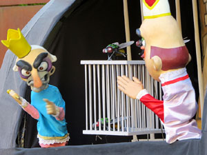 Fires 2019. Passejada de Fires de la Mula Baba i representació de titelles