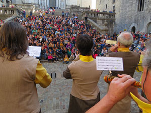 Fires 2019. Passejada amb els capgrossos de la ciutat i Fal&middot;lera Gironina