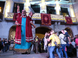 Fires 2019. Pregó de Fires. Entrada i ballades de capgrossos, gegants i faràndula a la plaça del Vi