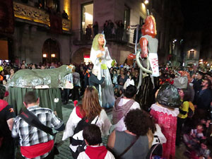 Fires 2019. Pregó de Fires. Entrada i ballades de capgrossos, gegants i faràndula a la plaça del Vi