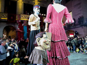 Fires 2019. Pregó de Fires. Entrada i ballades de capgrossos, gegants i faràndula a la plaça del Vi