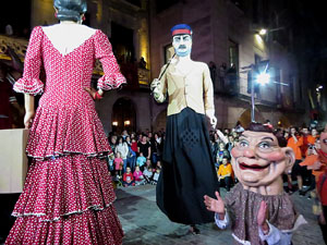 Fires 2019. Pregó de Fires. Entrada i ballades de capgrossos, gegants i faràndula a la plaça del Vi