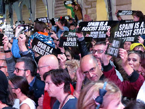 Fires 2019. Pregó de Fires. Entrada i ballades de capgrossos, gegants i faràndula a la plaça del Vi
