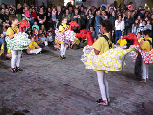 Fires 2019. Pregó de Fires. Entrada i ballades de capgrossos, gegants i faràndula a la plaça del Vi