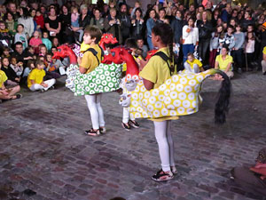 Fires 2019. Pregó de Fires. Entrada i ballades de capgrossos, gegants i faràndula a la plaça del Vi