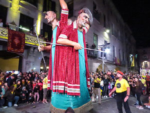 Fires 2019. Pregó de Fires. Entrada i ballades de capgrossos, gegants i faràndula a la plaça del Vi