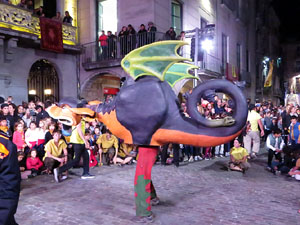 Fires 2019. Pregó de Fires. Entrada i ballades de capgrossos, gegants i faràndula a la plaça del Vi