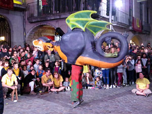 Fires 2019. Pregó de Fires. Entrada i ballades de capgrossos, gegants i faràndula a la plaça del Vi