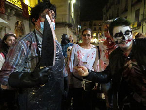 Fires 2019. 8a. Zombie Walk de Girona dins el festival Acocollona't