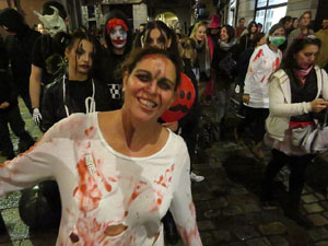 Fires 2019. 8a. Zombie Walk de Girona dins el festival Acocollona't