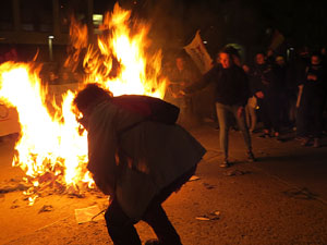 Concentraci&oacute; de protesta contra la pres&egrave;ncia de Felip VI a Catalunya a la pla&ccedil;a de l'U d'octubre