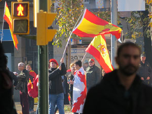 Manifestaci&oacute; antifeixista a la pla&ccedil;a de l'U d'octubre contra la convocat&ograve;ria de SCC de celebraci&oacute; de la Constituci&oacute; espanyola