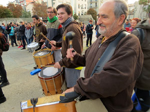 Sortida de la columna de la Marxa per la Llibertat des de la plaça de l'1 d'octubre de 2017 de Girona