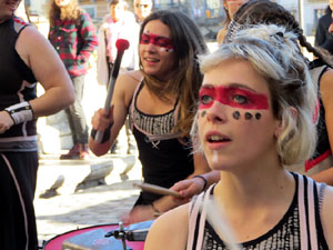Nadal 2019. La percussi&oacute; de Bloc Quilombo per la Marat&oacute; de TV3