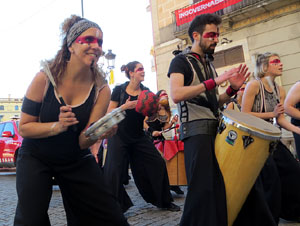 Nadal 2019. La percussi&oacute; de Bloc Quilombo per la Marat&oacute; de TV3