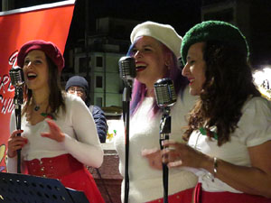 Nadal 2019 a Girona. Girona Christmas Swing amb The Lolita's Sisters a la Rambla de la Llibertat